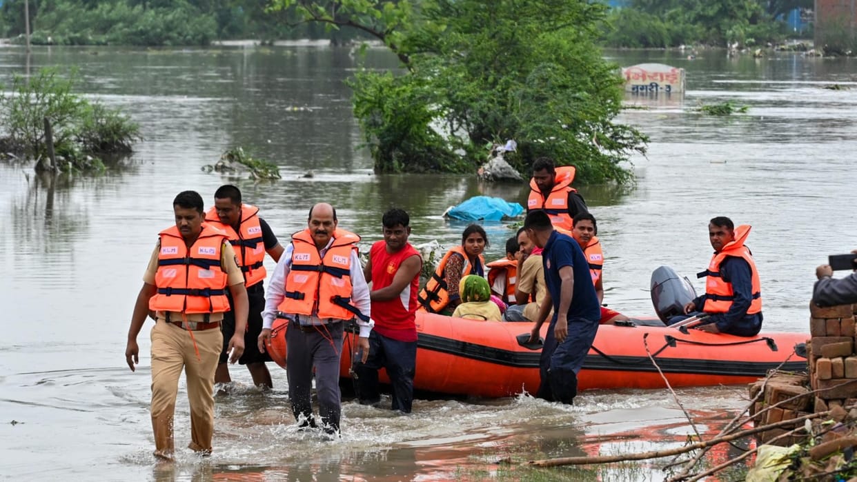 maharashtra several villages cut off amid heavy rains in nagpur