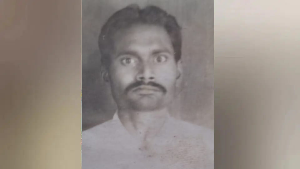 In Deoria, the watchman's son died after drowning in a pond news in hindi
