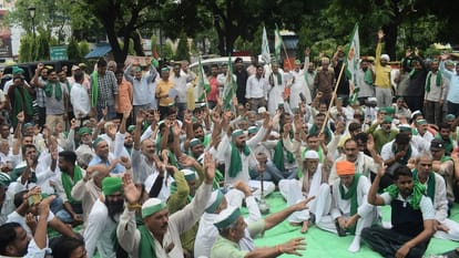 Meerut: Hundreds of BKU workers surrounded the commissionerate, neither the commissioner nor the DM was found