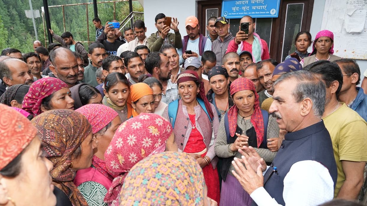 Mandi Cloudburst 30 June Inder Singh Deji village his wife and 3 daughters were swept away