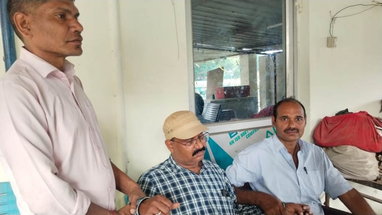 Bihar News : विशेष सतर्कता इकाई ने डीईओ कार्यालय के प्रधान लिपिक को दबोचा, एक लाख रुपये रिश्वत की थी मांग
