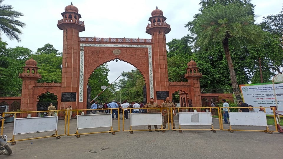 Car vandalized in AMU campus