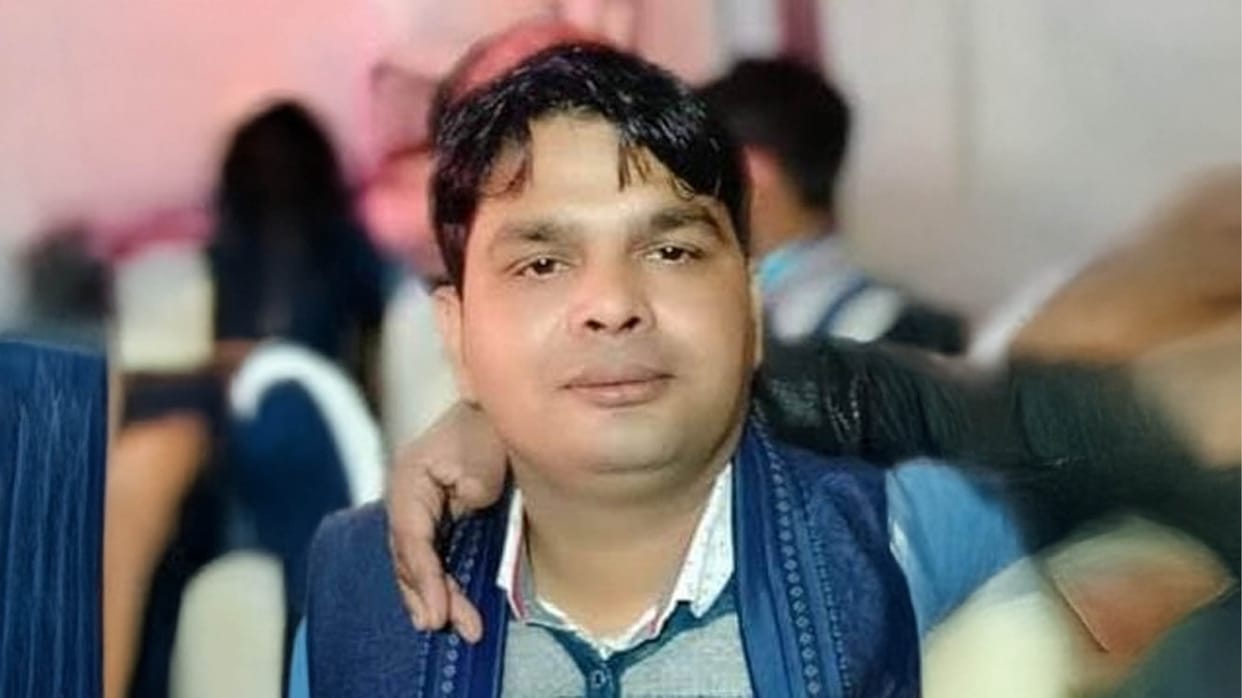 Man 1.10 crores lost in mobile game he suicide due to harassment from money lenders in etah