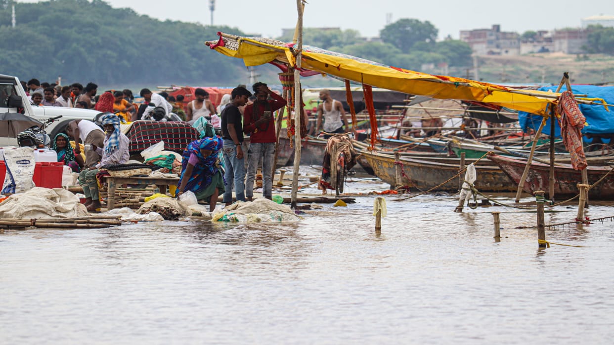 With the rising water level, the heartbeats of the residents of low-lying areas started increasing