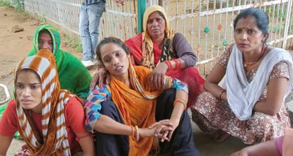 Wall fell on six people in Palwal three of the same family died three injured