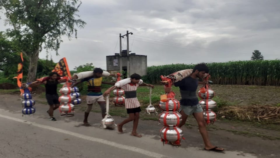 Kanwar Yatra: Entry of heavy vehicles closed in Baghpat, National Highway becomes one-way