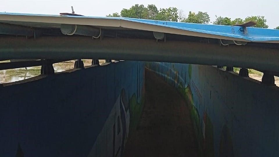 Kaluva-Maharawal railway crossing closed forever