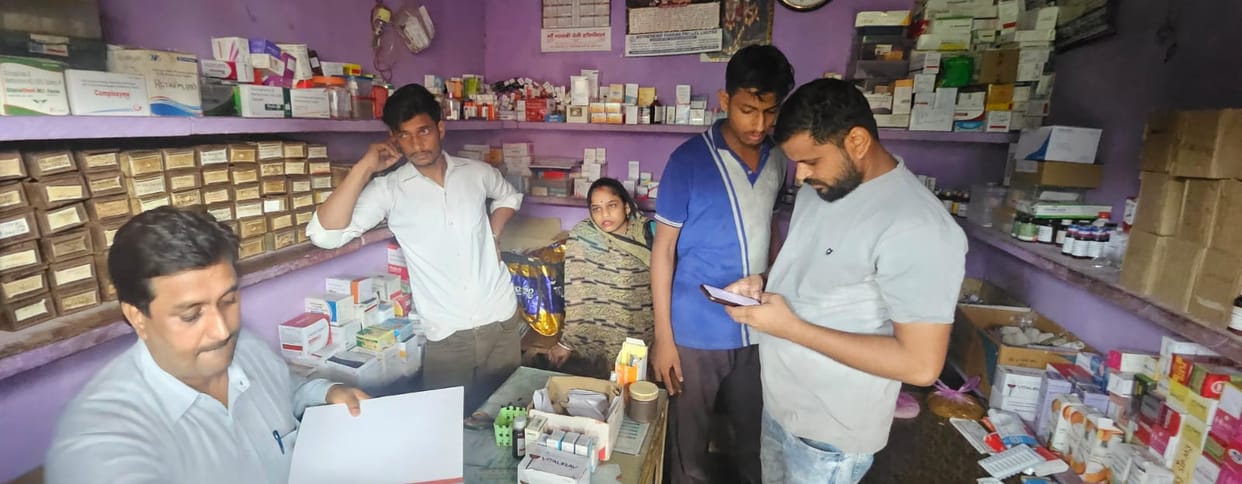 police and health department team raid on fake clinic arrested unqualified doctor