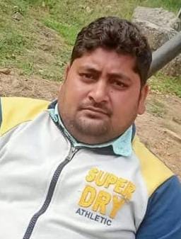Contract electricity worker dies in road accident after pickup hits bike in Behat, Saharanpur