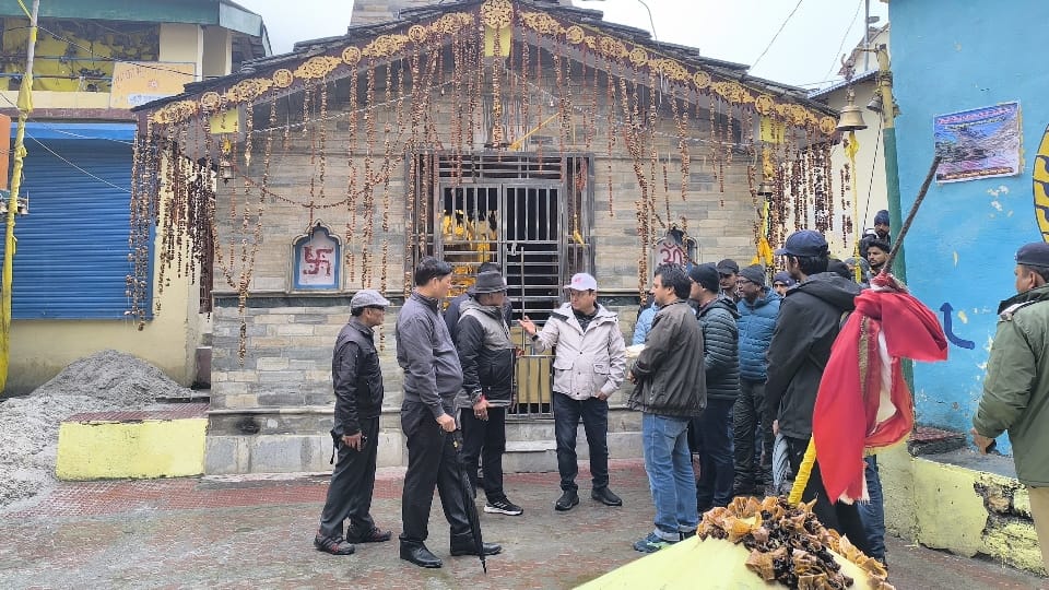 Chamoli: Tourism Secretary inspected Badrinath, Mana and Auli, said complete the work with quality