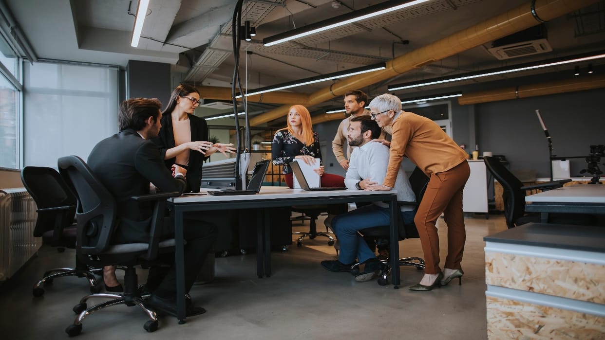 Applications for unemployment benefits fall in America, but layoffs continue
