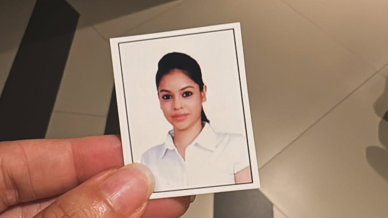 Sumona Chakravarti share passport size photo from the Archives when she wanted to be an air hostess