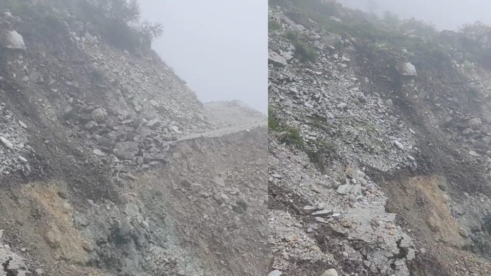 Chamoli News eight meters of road near Aala village collapsed due to landslide 1500 population affected