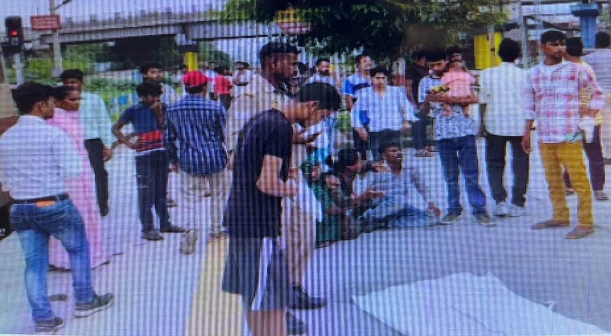 Devar and Bhabhi torn into pieces blood was all over track people trembled after seeing the bodies