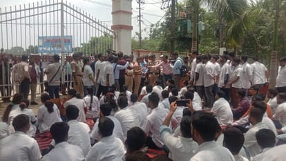 Bihar: Veterinary college students go on indefinite strike, demanding security; a student was shot