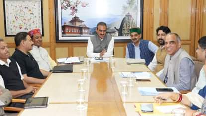 बैठक की अध्यक्षता करते हुए मुख्यमंत्री सुखविंद्र सिंह सुक्खू।