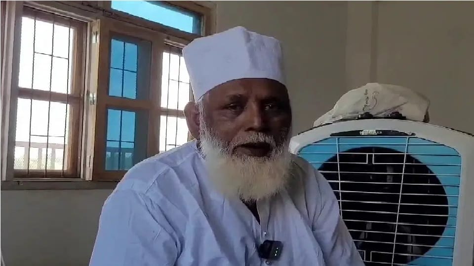 Changur close aide Eidul Islam absconded after legal action in illegal conversion case address also fake
