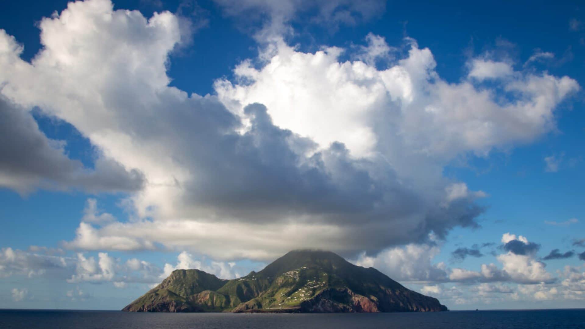 Dangerous Islands In The World Top 5 Most Dangerous Islands Know All Details in Hindi