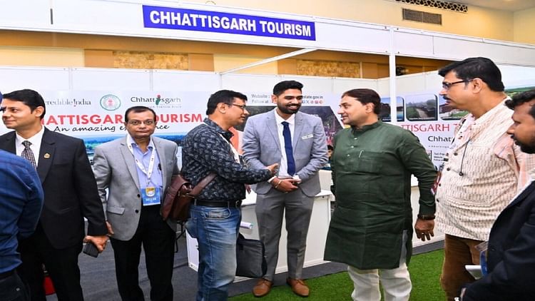 CG: टूरिज्म बोर्ड के अध्यक्ष ने कोलकाता के टूर ऑपरेटर एवं ट्रेव्हल्स एजेंट को टूर पैकेज के लिए किया आमंत्रित
