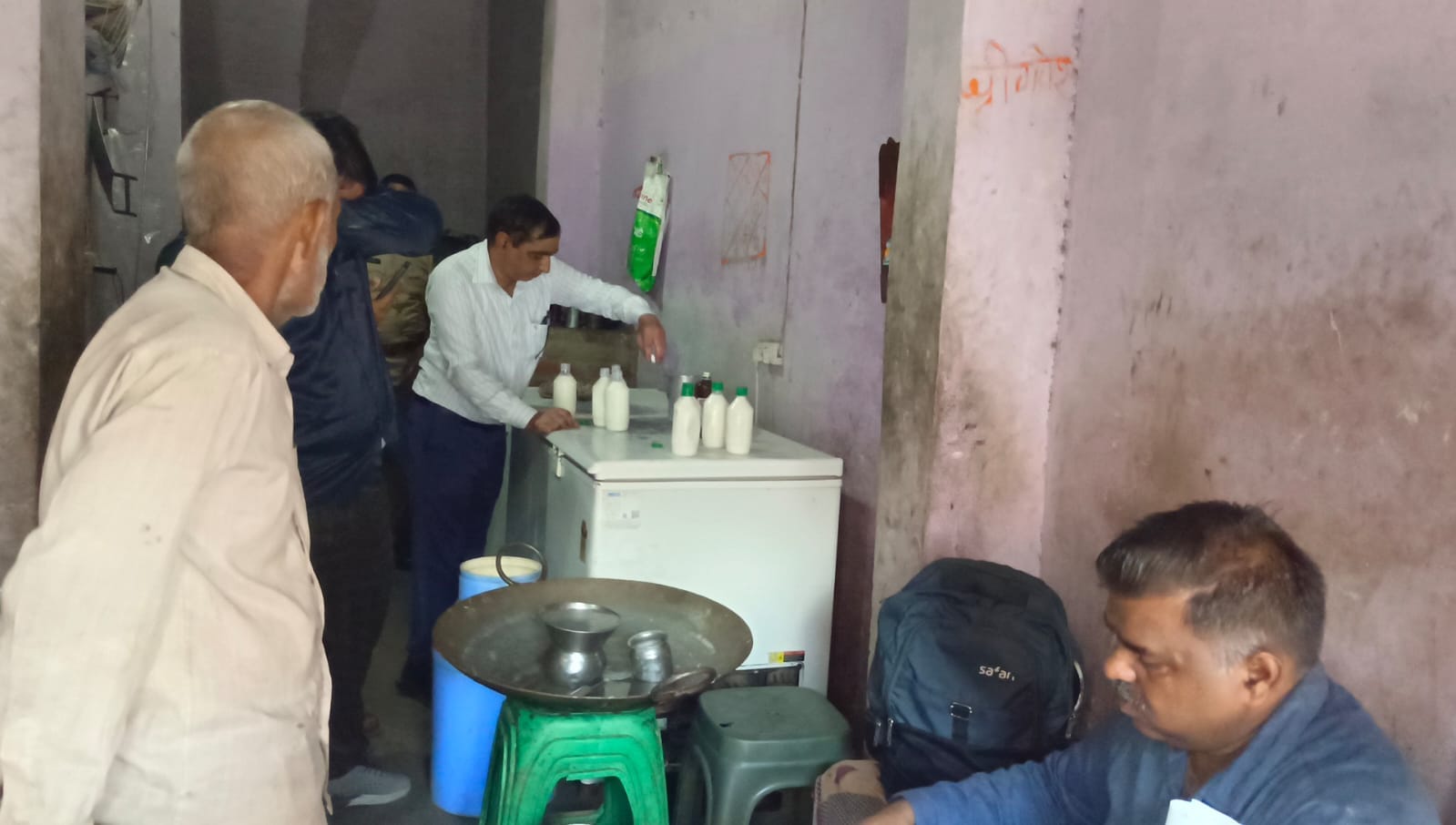 Two children died in Agra after drinking milk and sleeping
