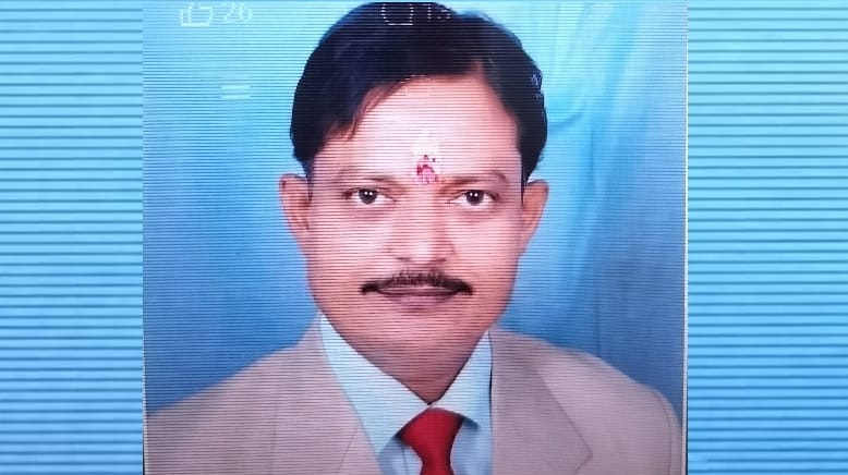 Kanpur Dehat Principal riding a bike dies after being hit by a vehicle was not wearing a helmet report filed