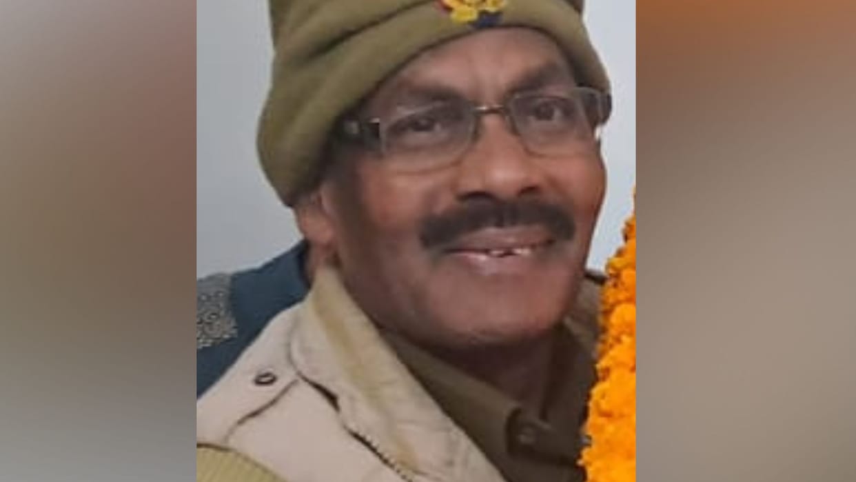 police constable committed suicide by shoot in azamgarh
