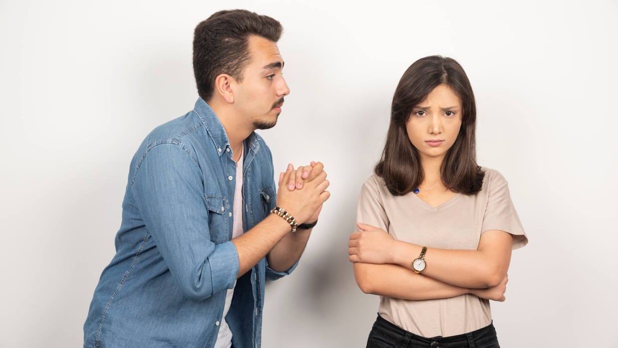 Wife was having an affair with the landlord when the husband caught her he got this threat Viral News
