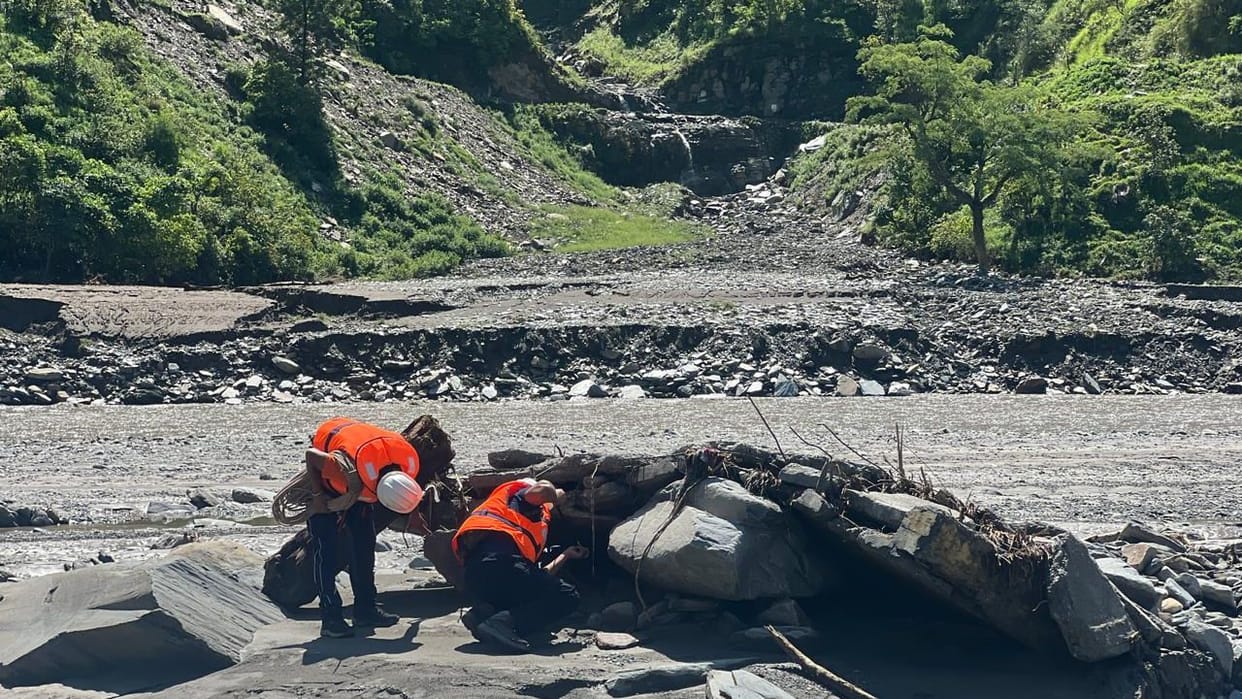 Mandi Cloudburst Searching for loved ones in the rubble with trembling hands mourning in Deji Thunag Rushad