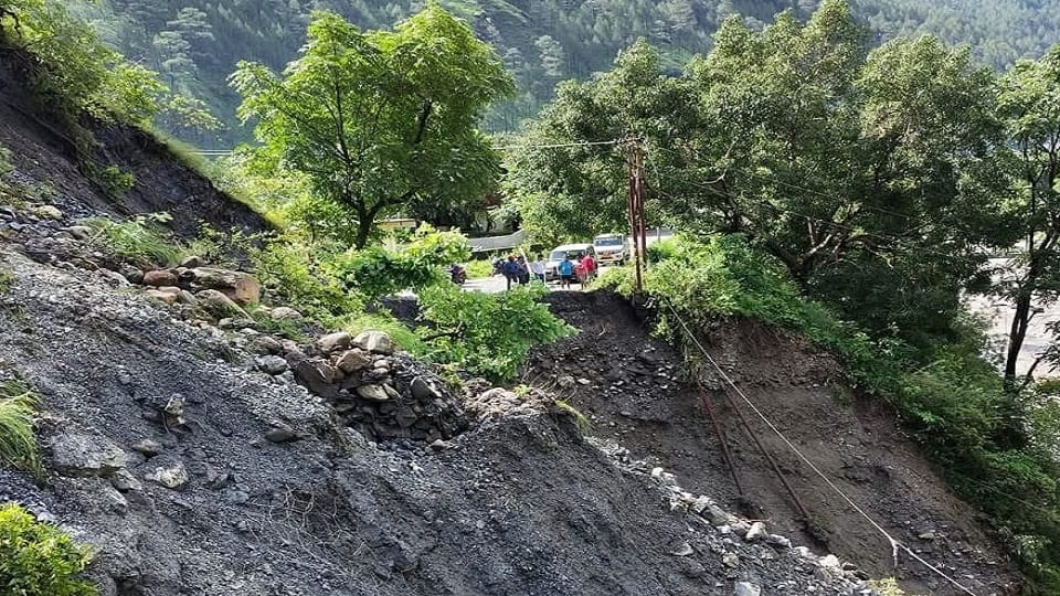 Due to the havoc of rain 70 meters of Kapkot-Pindari Glacier road was washed away