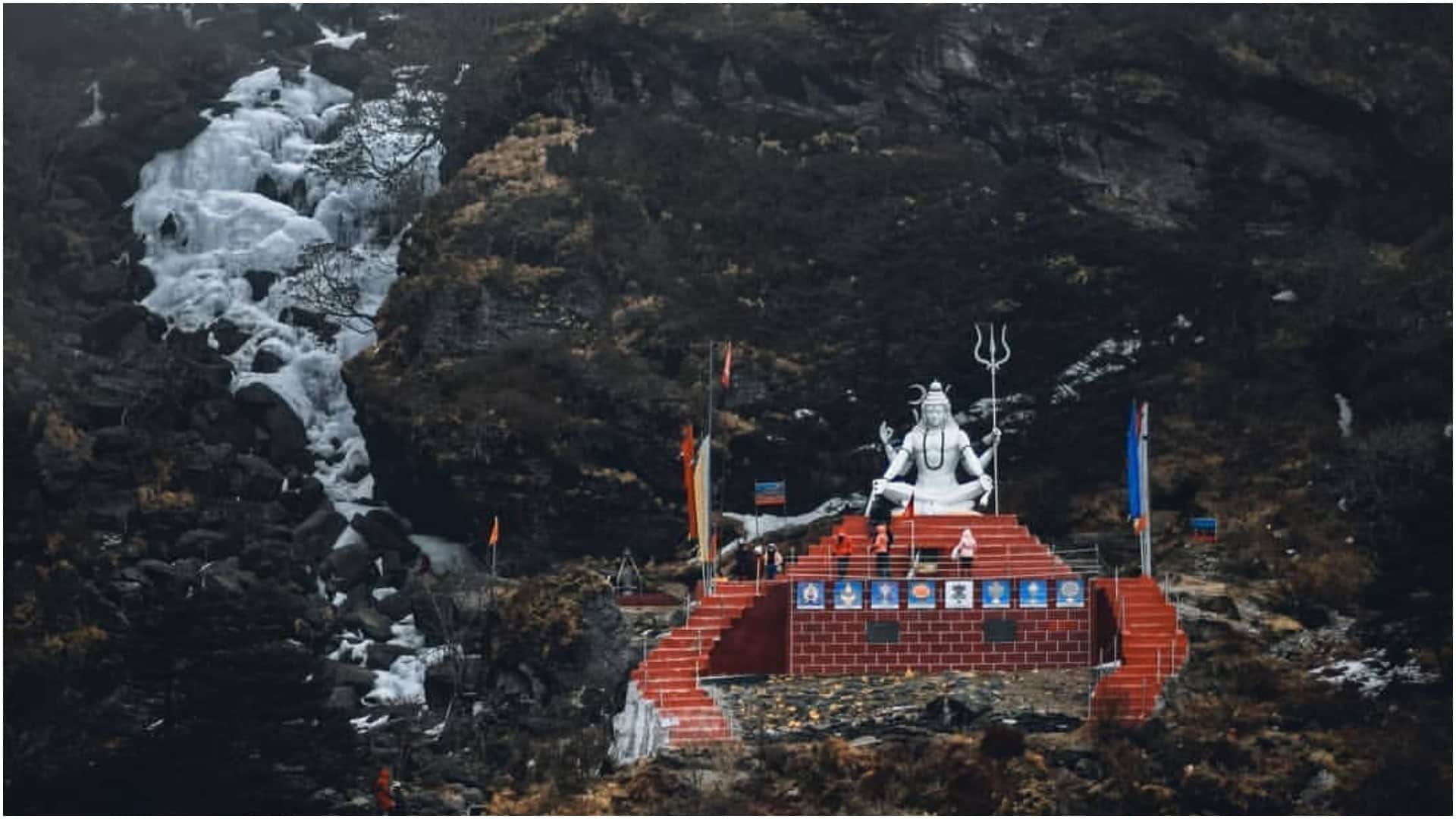 Sawan Somwar special Visit these temple where Nature and devotion meets sawan me kare in dhamo ki yatra