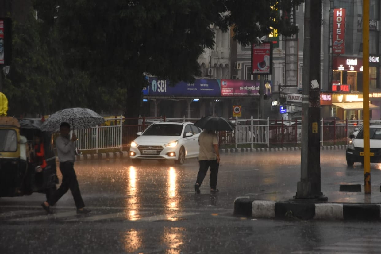 MP weather today: Heavy rain alert in 45 districts of Madhya Pradesh today, 16 inches of rain recorded in the