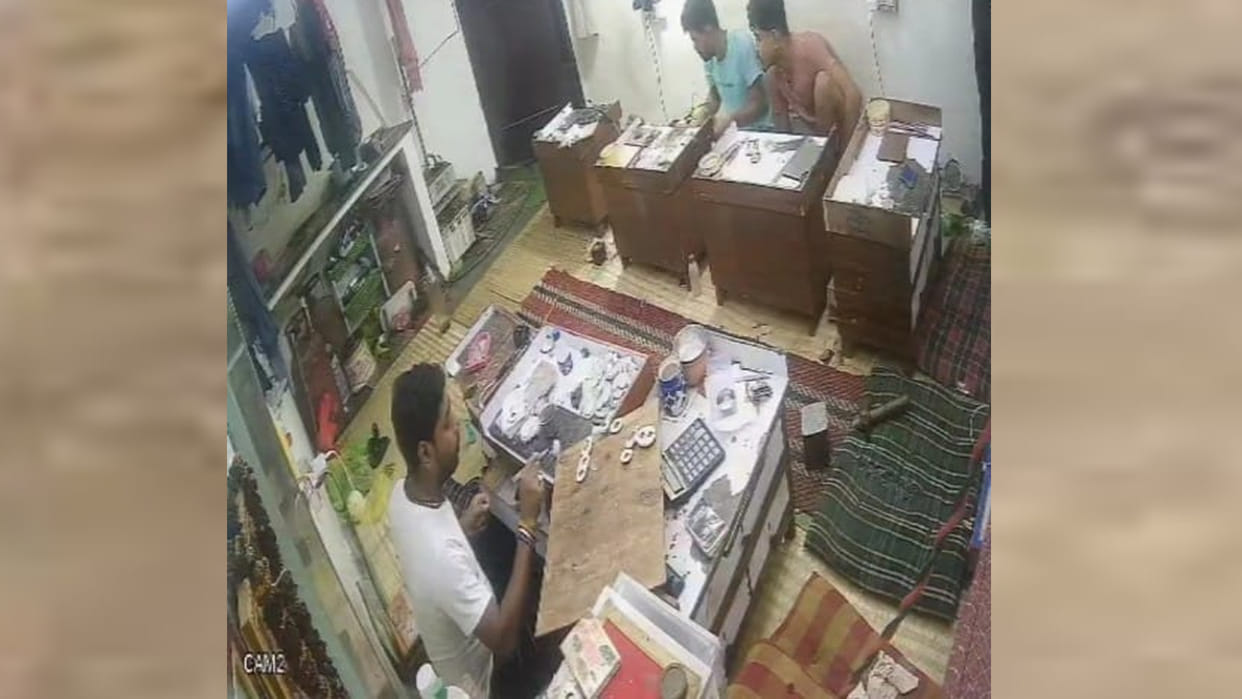 Kanpur: Another artisan ran away with gold worth 15 lakhs from Chowk Sarafa
