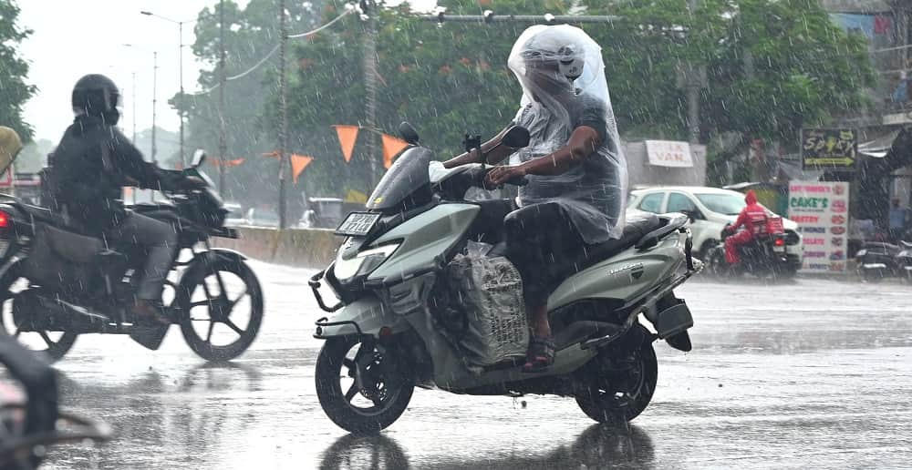 Kanpur Weather Monsoon active again rain likely this afternoon Meteorological Department issues yellow alert