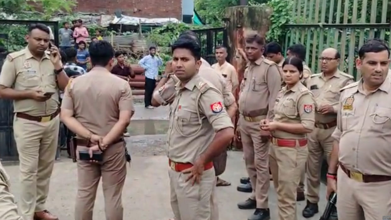 Kanpur: Teen dies due to electric current in pole