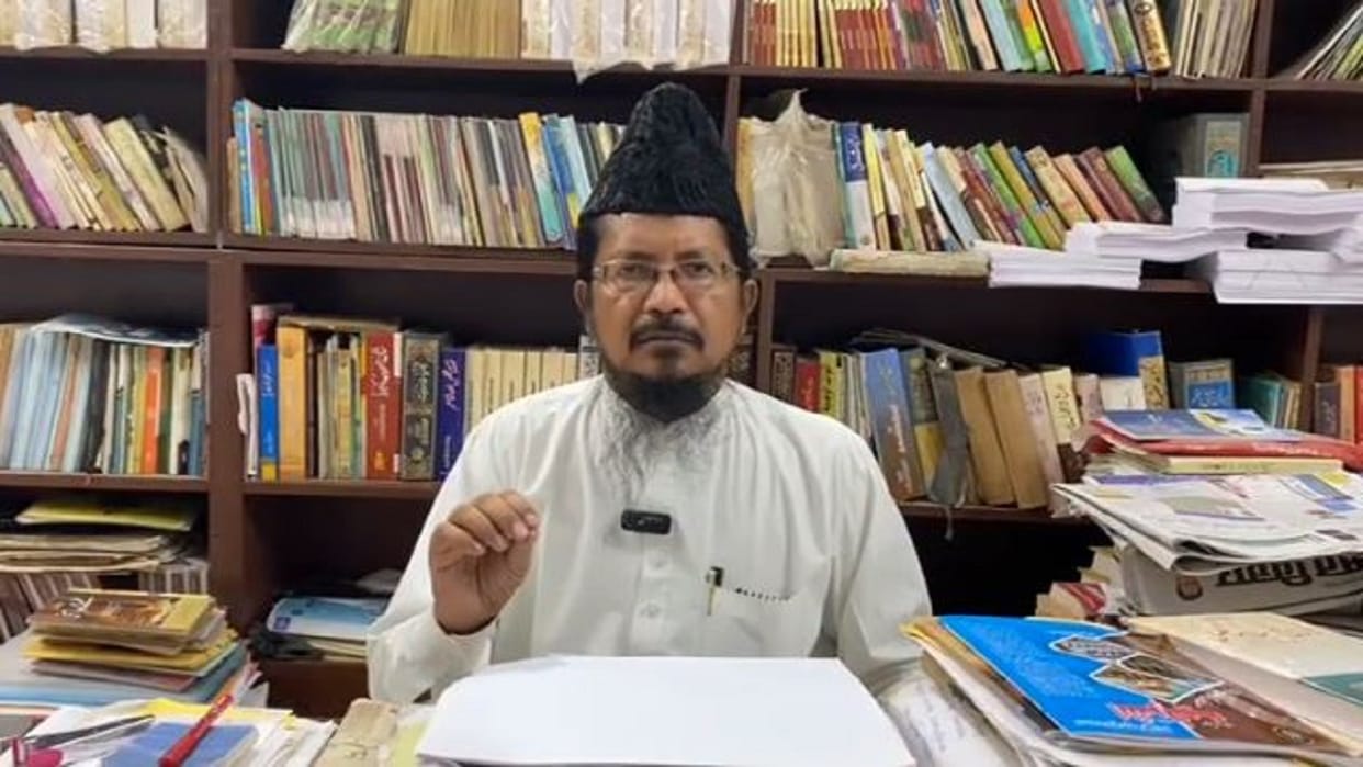 Maulana Shahabuddin Razvi appealed Muslims should showering flowers on Kanwar Yatra