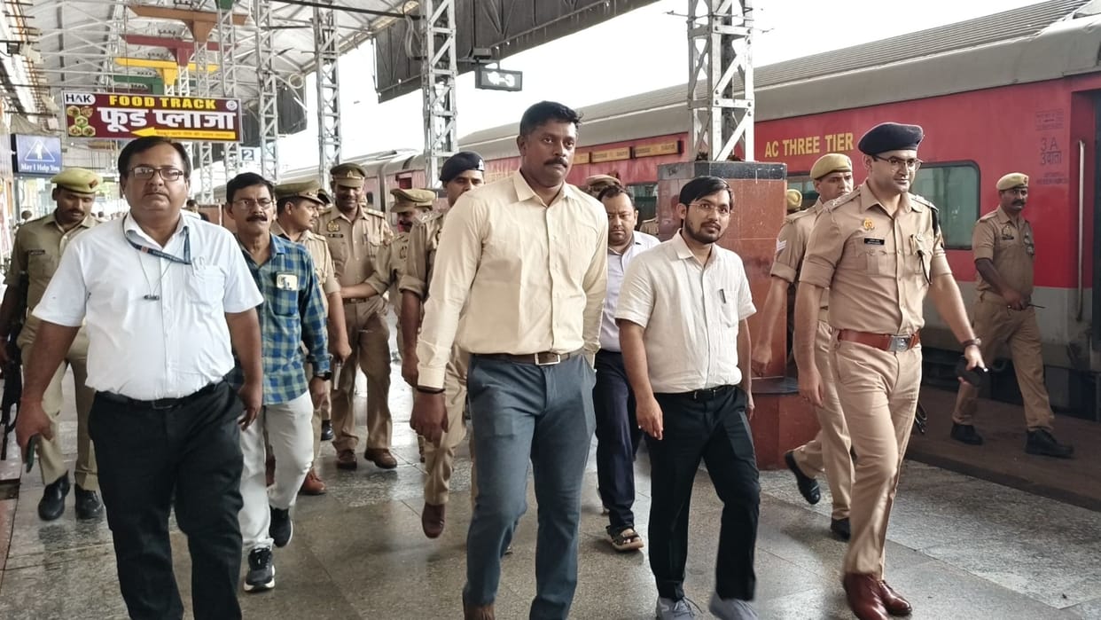 first Monday of Sawan will be like in Chandauli officers took stock of security DM and SP Alert