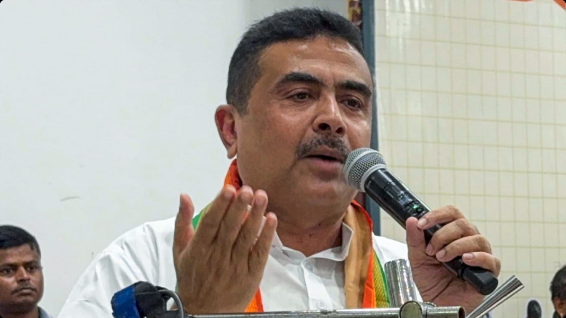 West Bengal Election Massive Uproar at Suvendu Adhikari Rally BJP and TMC Workers Clash in Bhabanipur