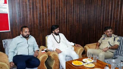 BJP MLA and Satnami community Guru Khushwant Saheb convoy attacked in Bemetara