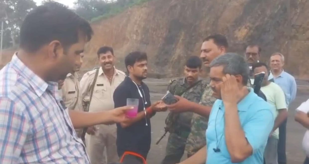 Jharkhand News: Revenue employee arrested red handed while taking bribe of 10 thousand, major action by ACB