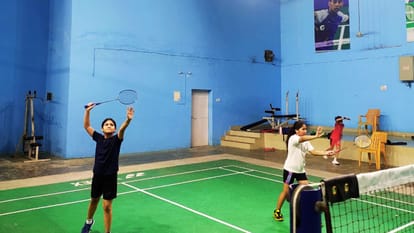Sport News in hindi Gained lead in first half tough competition till end Varanasi won due to defence