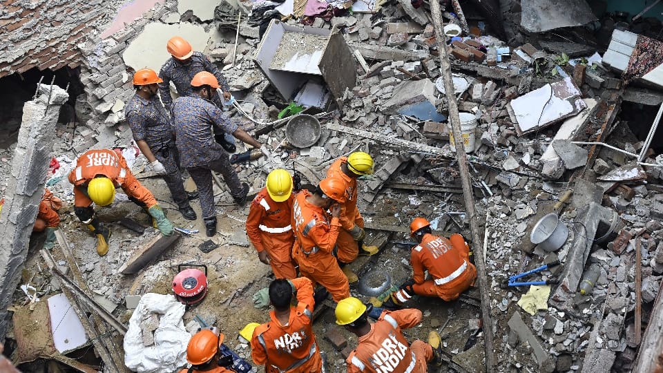 Delhi Building Collapse Death was chasing Matloob family whole family had escaped even five months ago