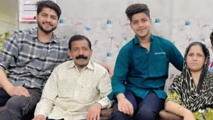 Delhi Building Collapse Death Was Chasing Matloob Family Whole Family Had Escaped Even Five Months Ago – Amar Ujala Hindi News Live