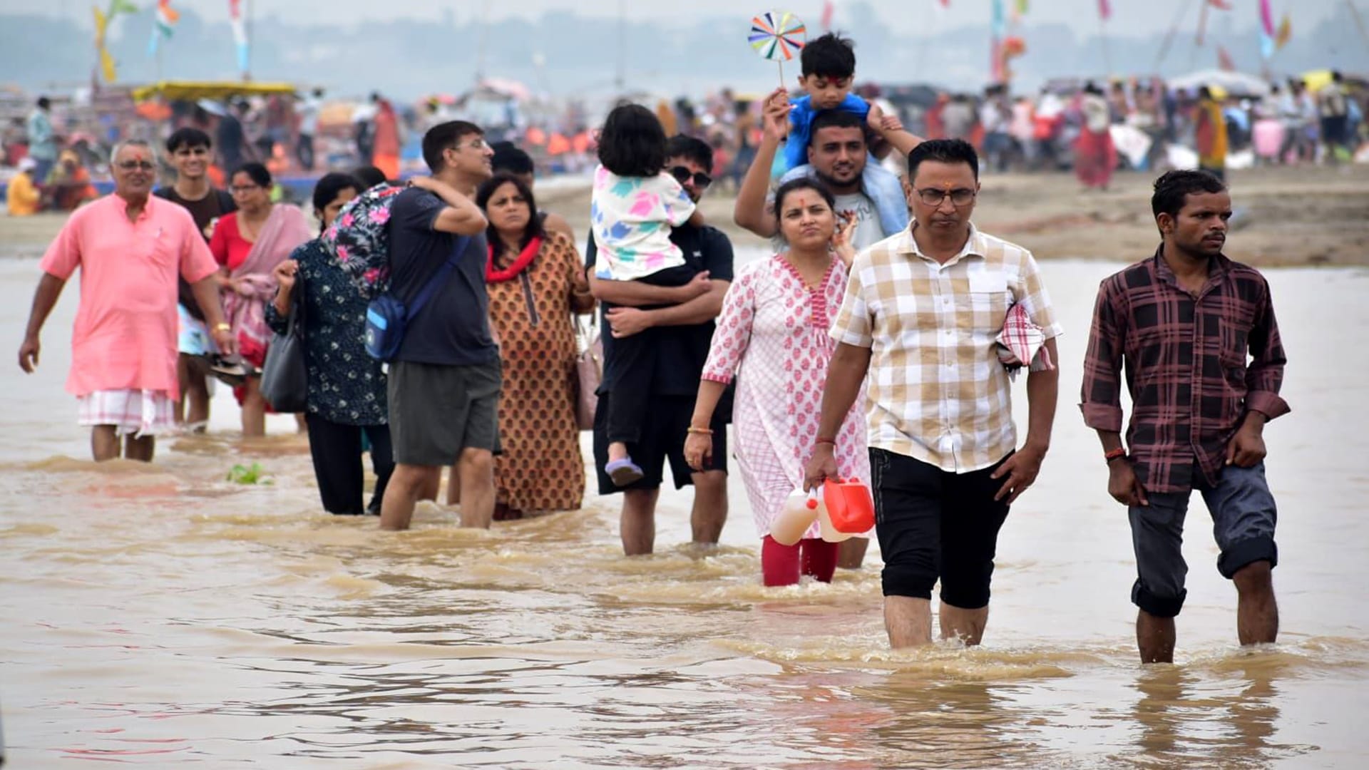 Prayagraj News: Residents of Kachhari areas scared due to cloudburst in the mountains
