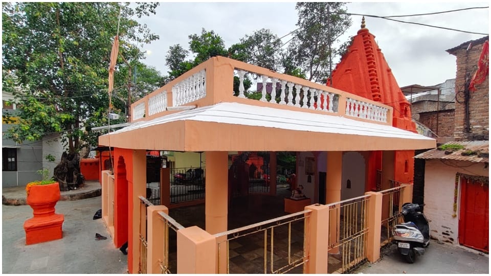 Indreshwar Mahadev: The Ancient Shiva Temple of Indore Built on a Sacred Hillock