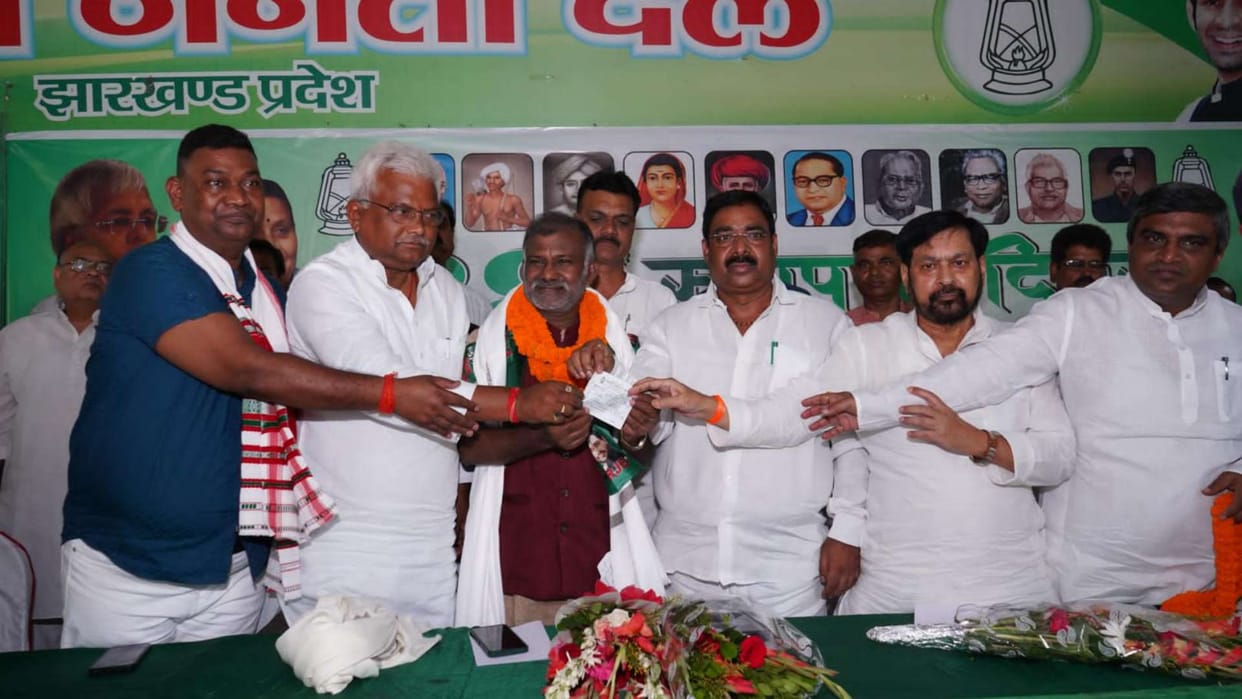Bihar: RJD's big bet before Bihar elections, leader Sunil Sahu enters from Jharkhand, attacks BJP
