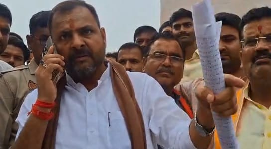 Banda BJP MLAs temper flared up lashed out at SDM said Government sends garbage here we will fix it