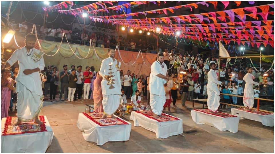 Omkareshwar Temple of Khandwa Where Lord Mahakal is Believed to Rest at Night