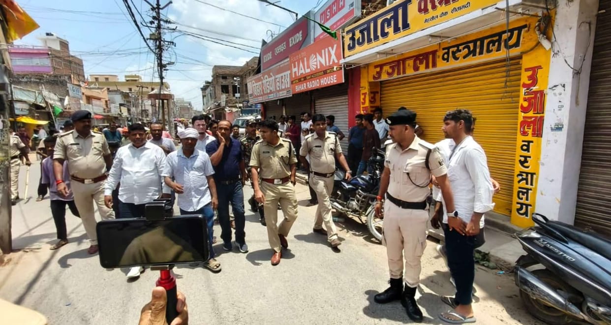 Property dealer murdered in broad daylight in Sitamarhi angry mob blocked the road
