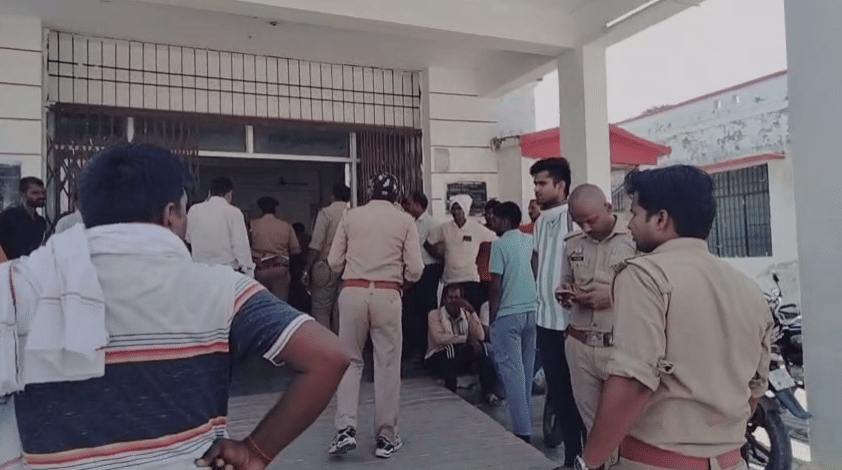 Shravasti: Constable dies after falling from the roof of a three-storey house