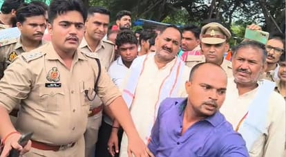 Two friends murdered in Agra their blood soaked bodies found at a distance of 25 meters